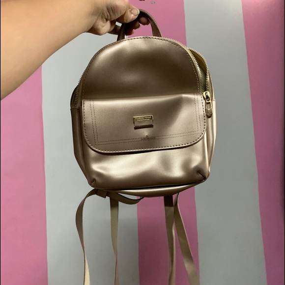 Shimmer Gold Mini Bagpack💛🤍💖 - Picture 3 of 4
